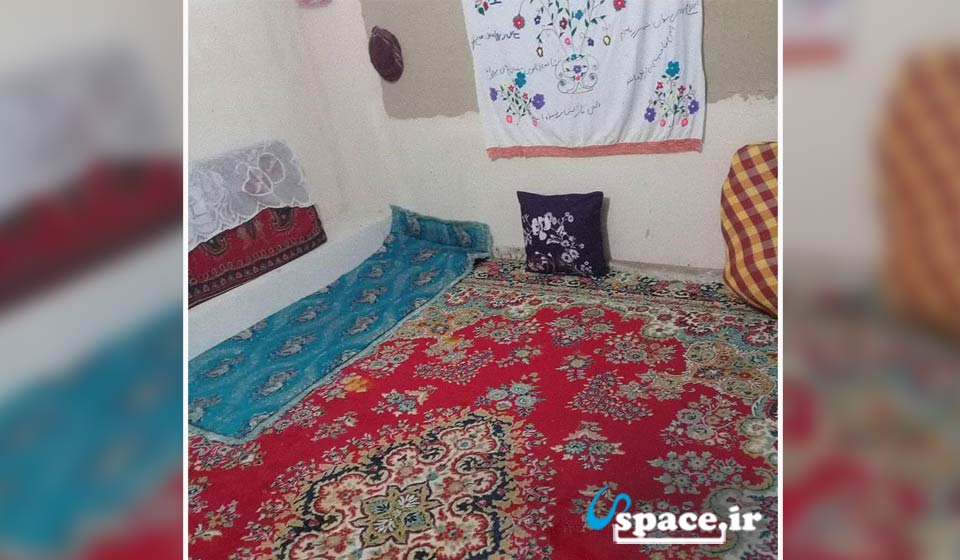 اتاق سنتی اقامتگاه بوم گردی باغ شریف - بافت - دهستان خبر